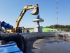 Szybki_montaż_aeratora_pływającego_aqua_vulcan_za_pomocą_koparki